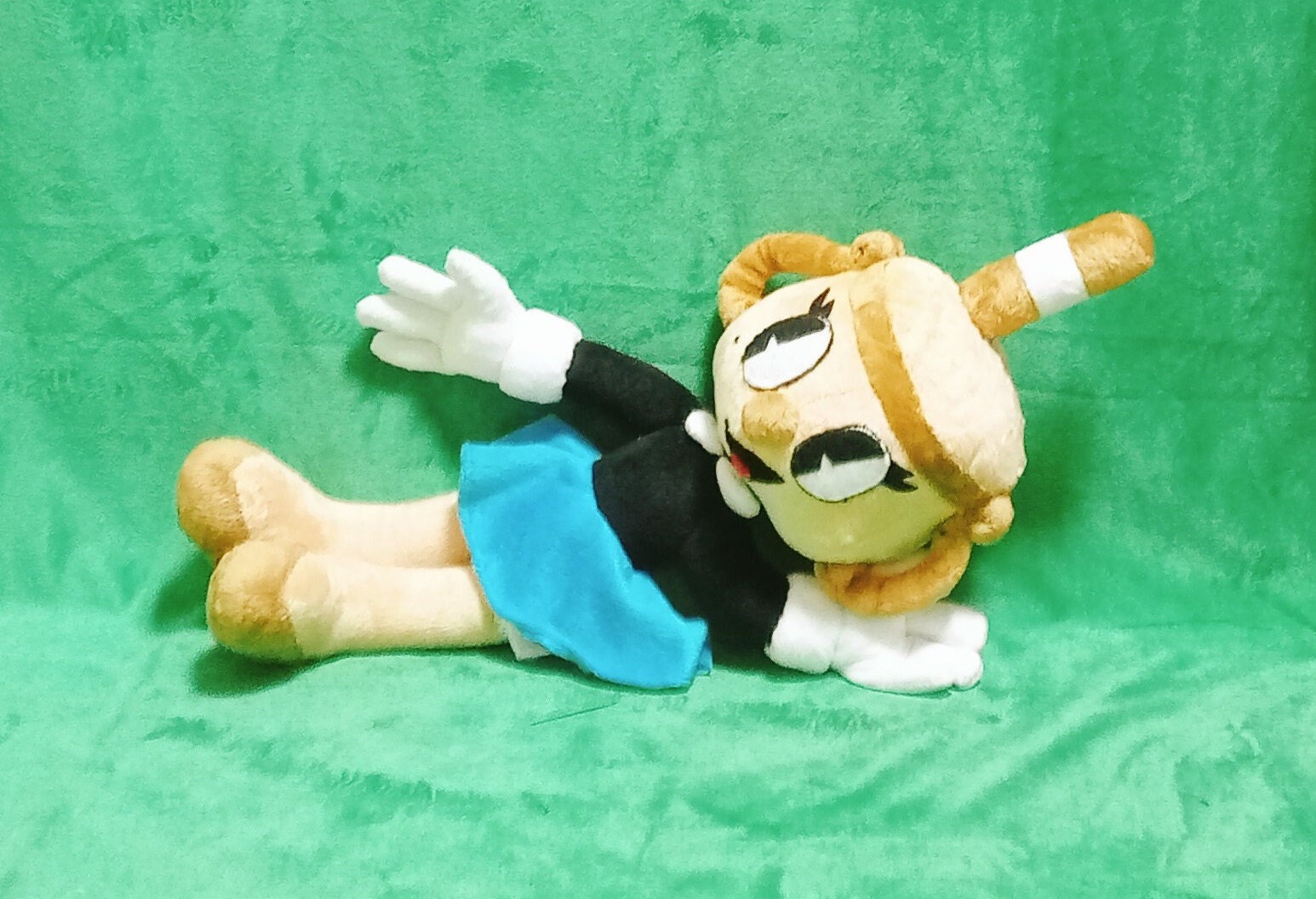 Ms. Chalice from Cuphead 15,7” (40 cm) plush toy The Legendary Chalice NPC