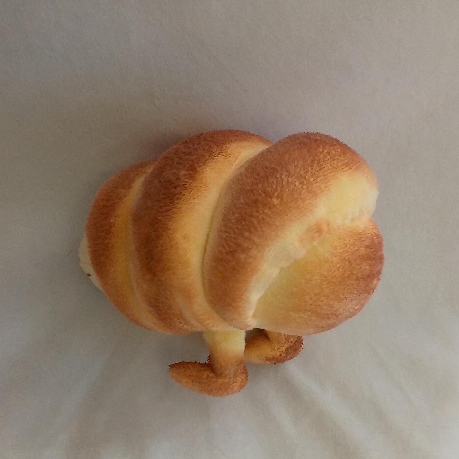 Vanilla Breadbug from Pikmin height 6,3” (16 cm) Plush Toy Chinche Carroñero Carroñera Scaratax Saprofago 빵닮은꼴 パンモドキ